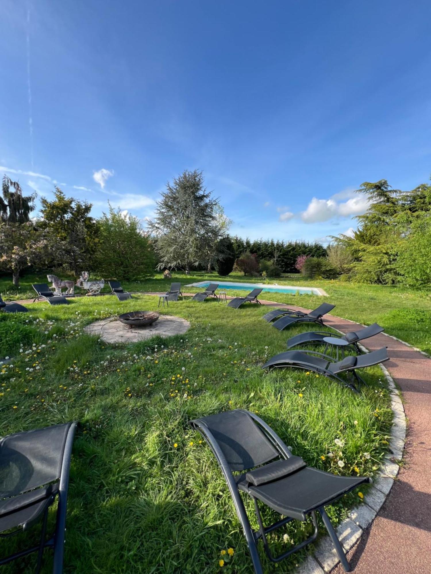 La Cle Des Champs - Les Grais 1H10 De Paris Villa Bazoches-sur-le-Betz Exterior foto